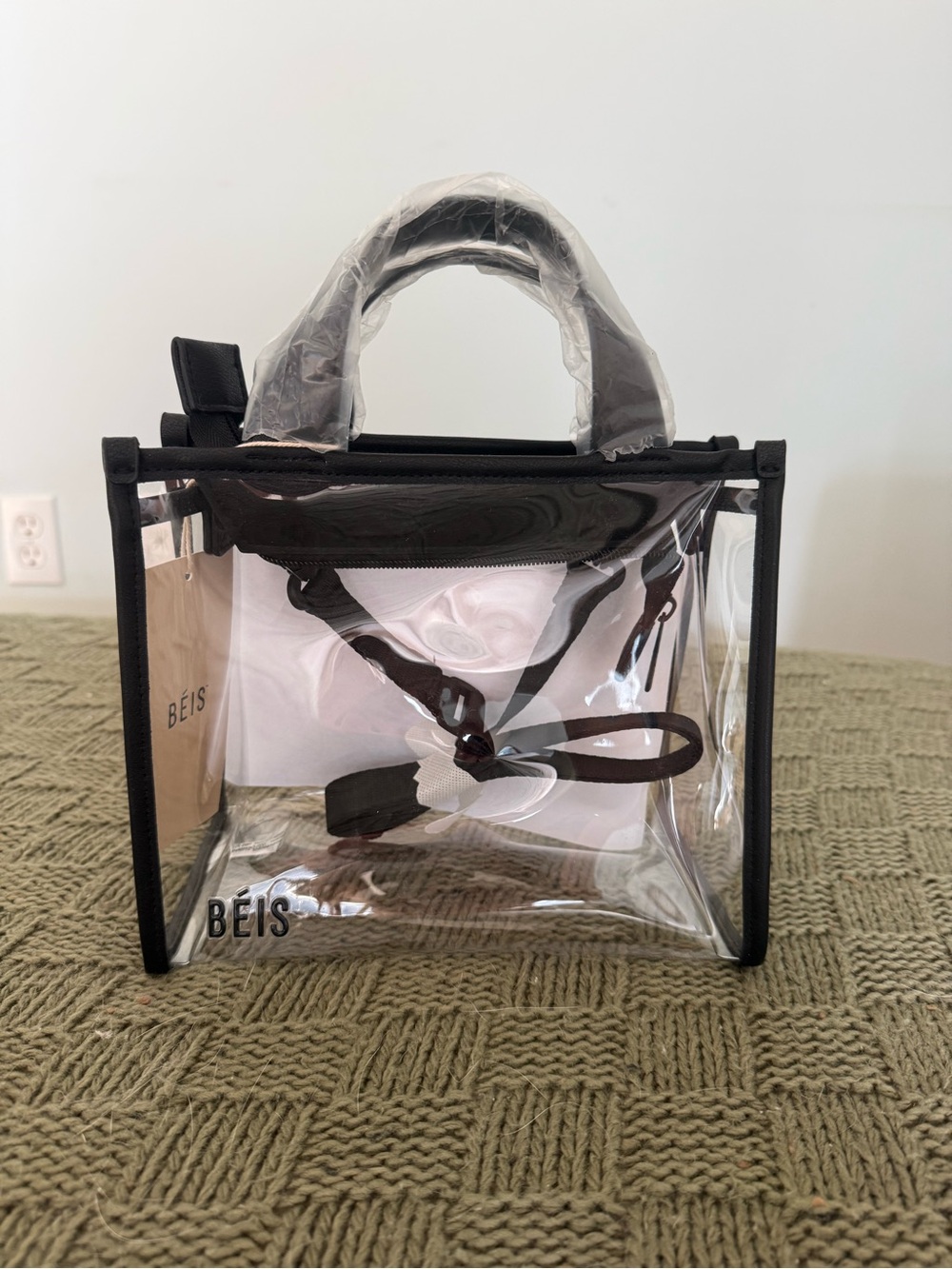 Beis Stadium Crossbody - Picture 2 of 3
